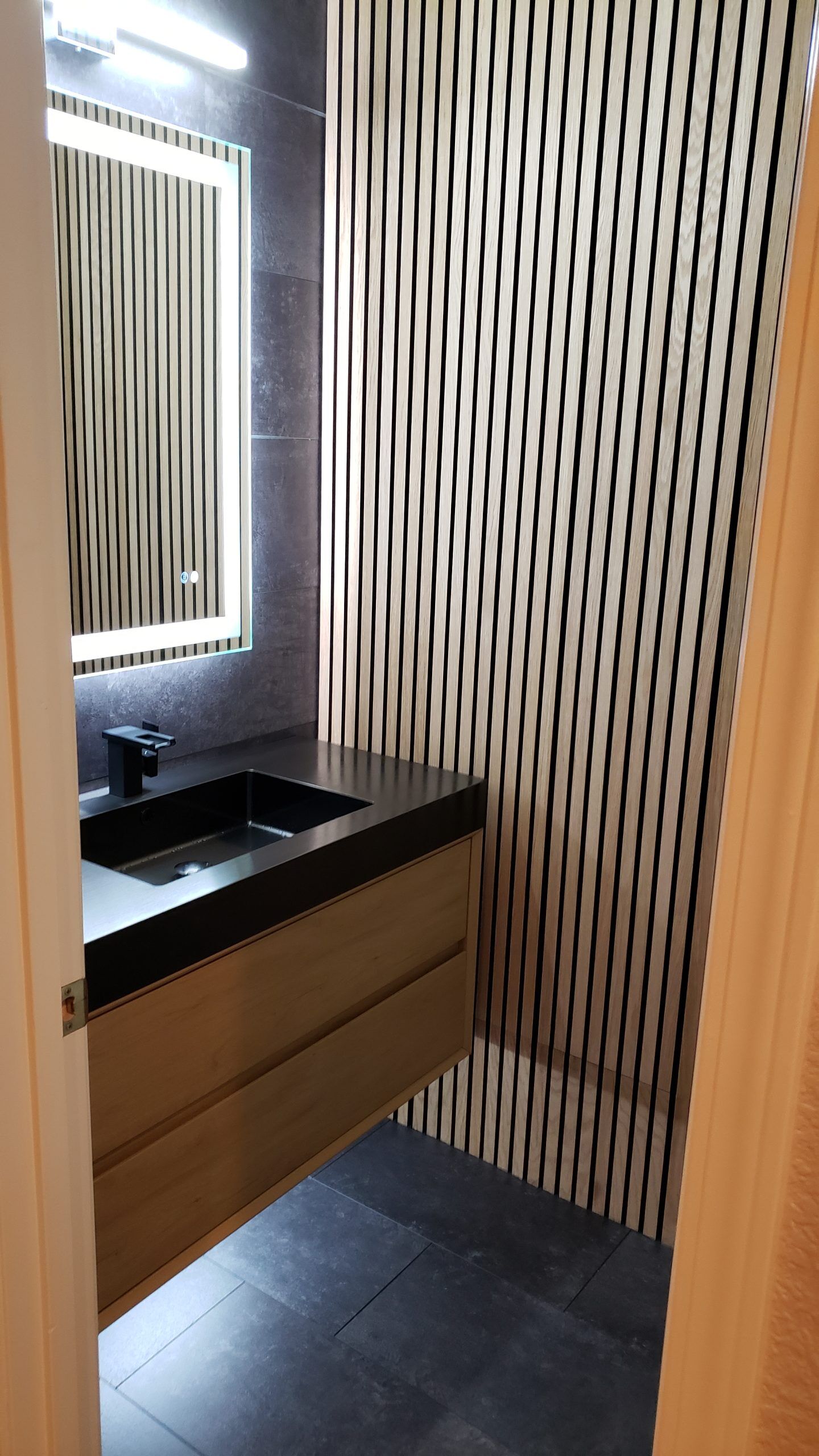 Can Wood Wall Panels Be Used in Bathrooms